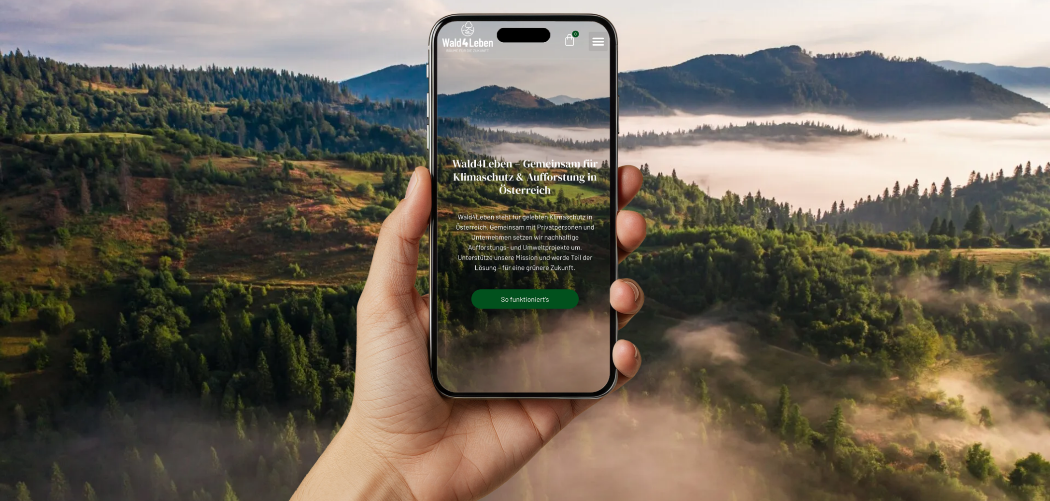 Smartphone-Screenshots der Startseite von Wald4Leben mit einem Wald als Hintergrund.