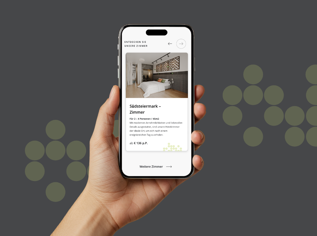 Smartphone-Screenshot eines Hotelzimmers im Steiermarkhof Hotel mit dunkelgrauem Hintergrund und grünen Markierungspunkten.
