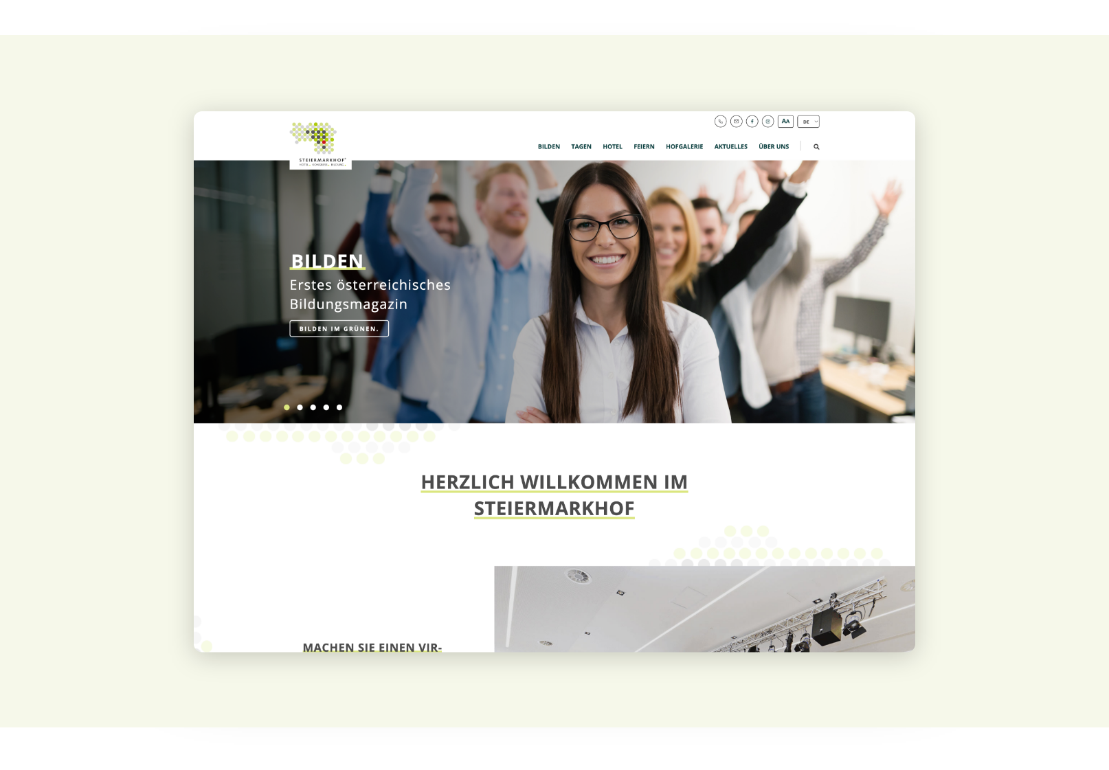 Desktop-Screenshot der Startseite des Steiermarkhofs mit Bild eines Seminarraums und teilnehmenden Personen.